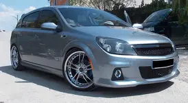 201204280047_opel_astraH_on_karlik.webp