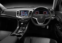 2014-Vauxhall-Astra-interior.webp