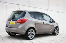 2011-Vauxall-tuning-opel-Meriva-opc-AKA-2011-Opel-Meriva-opc-3.webp