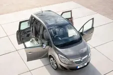2011-Vauxall-tuning-opel-Meriva-opc-AKA-2011-Opel-Meriva-opc-4.webp