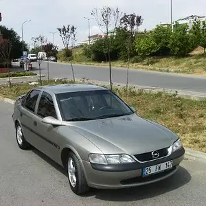 opel vectra 1.6 GL 98 model kazasız boyasız ilk sahibinden salı günü aldım garajda yatıyordu 86.000 binde